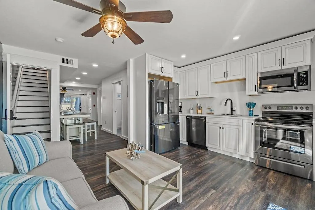 Newly Remodeled Beachfront Townhome - Sleeps 14 Panama City Beach 0*,